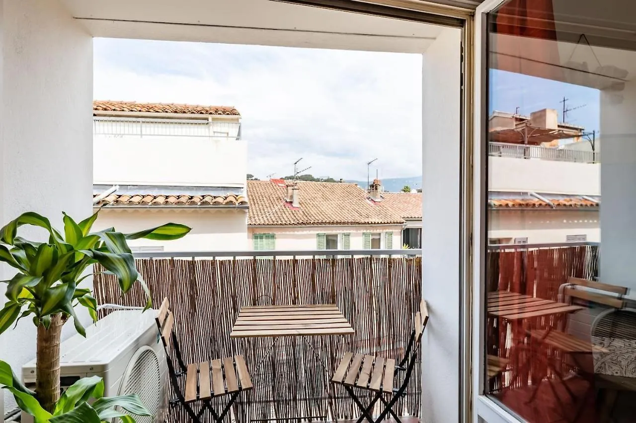Studio Centre Ville Avec Parking Sanary-sur-Mer Apartment