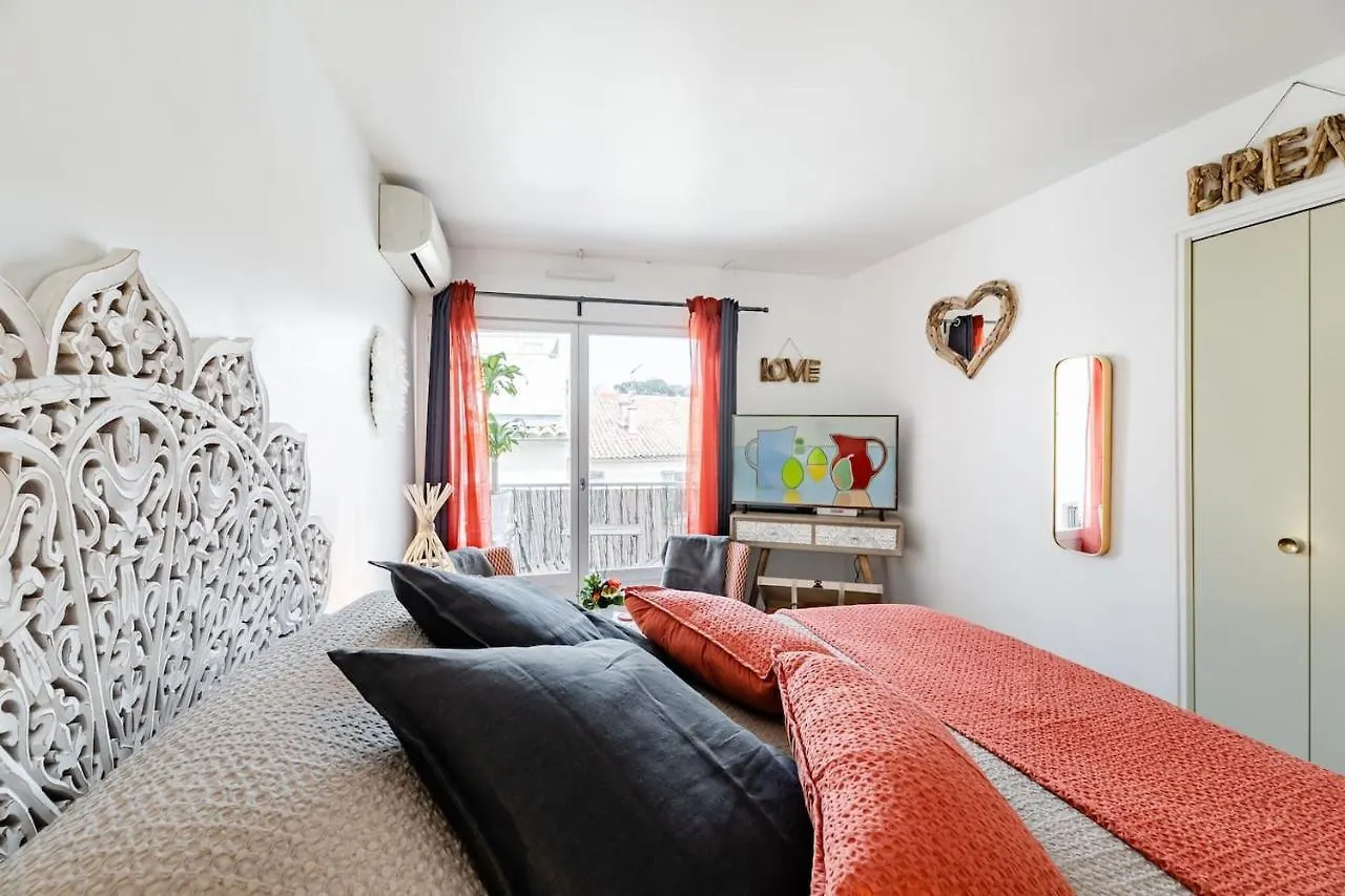 Studio Centre Ville Avec Parking Sanary-sur-Mer Apartment